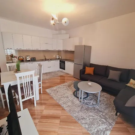Coli - 56 Apartment